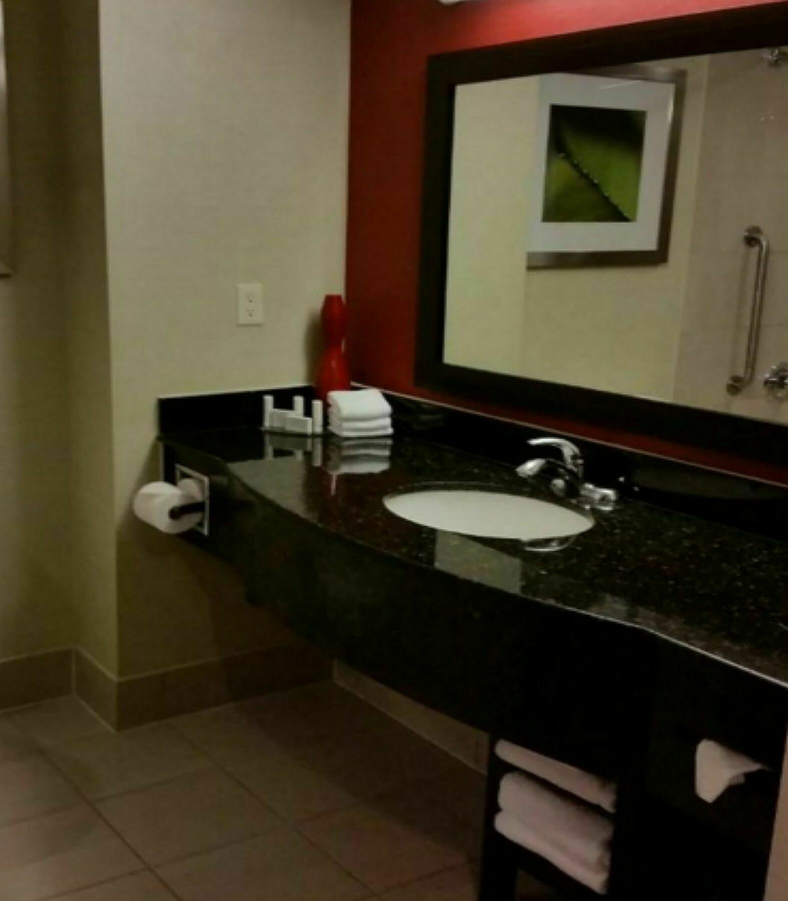 Courtyard By Marriott London Hotel Exterior photo